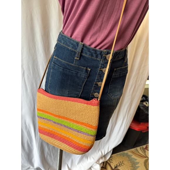 Floral Tapestry Crossbody Handbag – Pink Lining - Picture 3 of 8